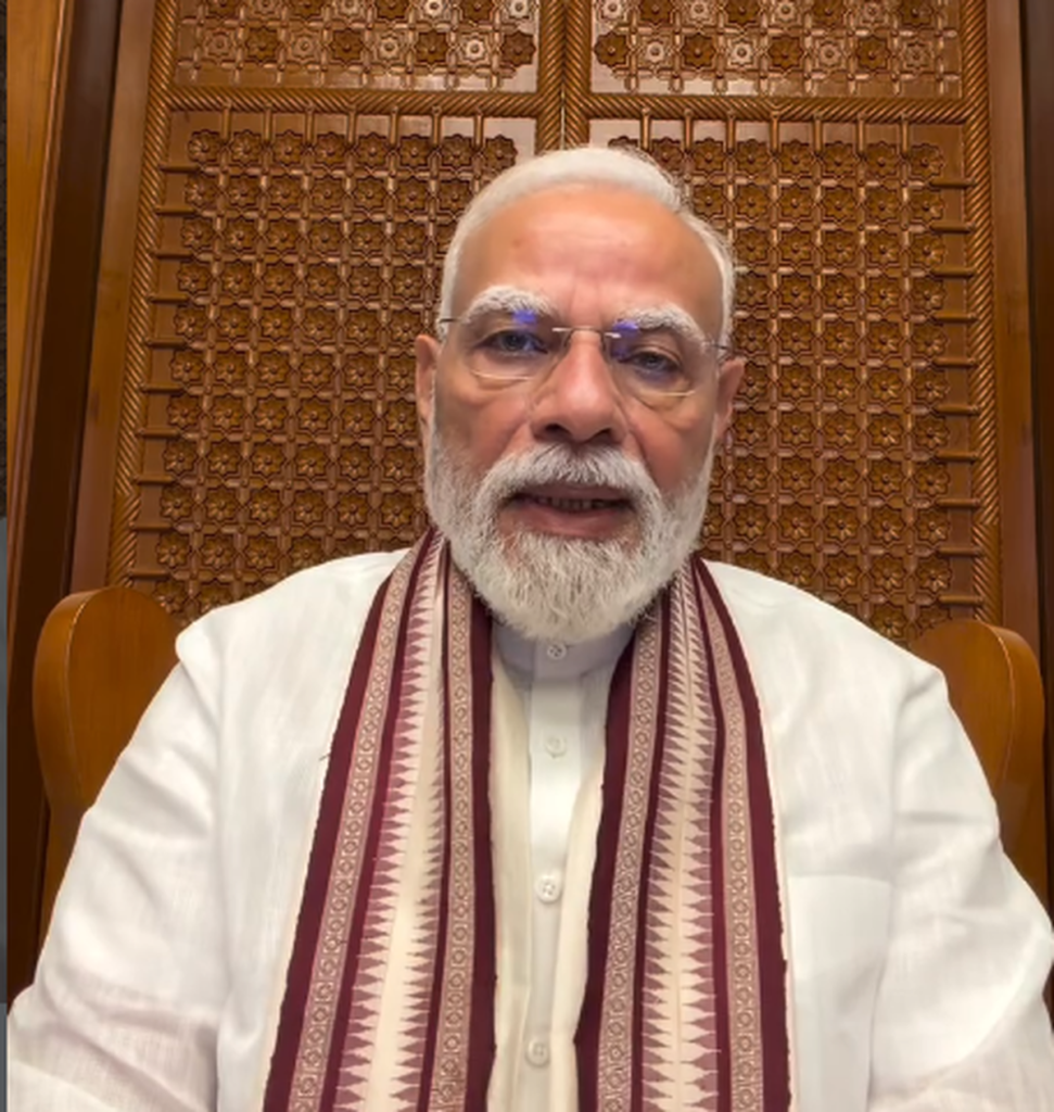 PM Modi Thanks People for Positive Response to His Midnight Video