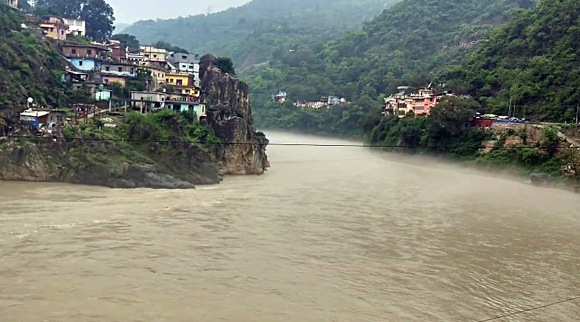 heavy rains trigger rise in alaknanda and mandakini river levels in rudraprayag